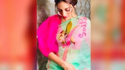 'শাড়িতেই নারী', নীল রঙে নিজেকে সাজিয়ে তুলে প্রমাণ করলেন সাংসদ-অভিনেত্রী নুসরত