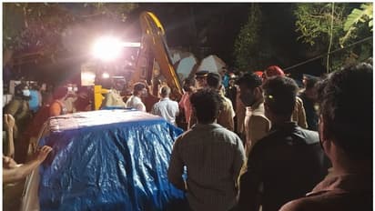 കോഴിക്കോട് ഇരുനില കെട്ടിടം തകർന്ന് പരിക്കേറ്റയാൾ മരിച്ചു