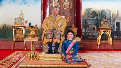 'মহৎ স্ত্রী'র ১৪৪৩টি যৌনতায় ভরা নগ্ন ছবি ফাঁস, ফের চরম কেলেঙ্কারিতে ডুবলেন থাই রাজা