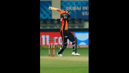 దోశలు వేయడం కూడా రాదు, ఇంకెందుకయ్యా నువ్వు.. విజయ్ శంకర్ను ఆడుకుంటున్న సన్రైజర్స్ ఫ్యాన్స్....