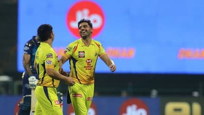 సీఎస్‌కే ‘సీనియర్ సిటిజన్స్ క్లబ్‌’లా తయారైంది... ధోనీ టీమ్‌పై వీరూ పంచ్...