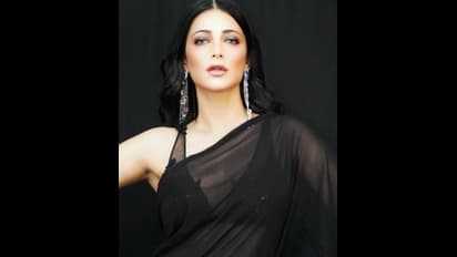 കറുപ്പ് സാരിയിൽ സുന്ദരിയായി ശ്രുതി ഹാസൻ; ചിത്രങ്ങൾ കാണാം