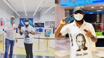 കൊറോണ തടസങ്ങള് തട്ടിമാറ്റി ദുബായിലെ ആദ്യ ഐഫോണ് 12 സ്വന്തമാക്കി മലയാളി