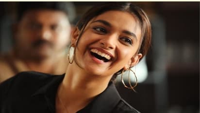 మిస్ ఇండియా అంటే నేను కాదు ఒక బ్రాండ్..విదేశాల్లో కీర్తి చాయ్ బిజినెస్