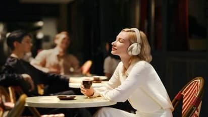 హువావే మొట్టమొదటి ఓవర్-ఇయర్ వైర్లెస్ హెడ్ఫోన్స్.. కాల్స్ కోసం 6 మైక్లు..