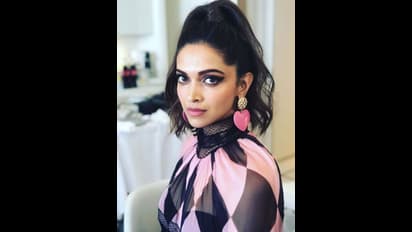 বিছানায় শুতে যাওয়ার আগে এই অভিনেতাকে চুম্বন করতেন দীপিকা, কে সেই 'রোম্যান্টিক হিরো'