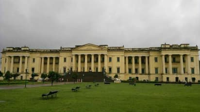 পুজোর মরসুমে চেনা ছবি উধাও মুর্শিদাবাদে, নেই পর্যটক সমাগম-শুনশান নবাব নগরী