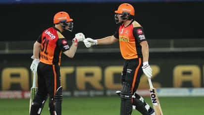 KXIPvsSRH: పేకమేడలా కుప్పకూలిన సన్రైజర్స్... లో స్కోరింగ్ గేమ్లో పంజాబ్ కింగ్...