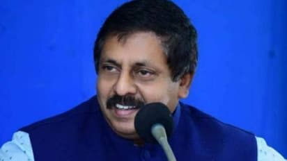 പൊലീസ് ആക്ട് ഭേദഗതിയില് പ്രതിഷേധിച്ച് കവിതയെഴുത്ത് നിര്ത്തുന്നുവെന്ന് സോഹന് റോയ്