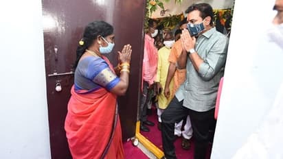 విజయదశమి కానుకగా పేదలకు సొంత ఇల్లు : కేటీఆర్