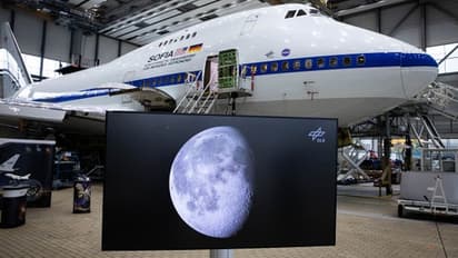 চাঁদের বুকে থই থই জল, তবে খাওয়ার উপায় নেই - বিরাট আবিষ্কার বদলে দিল চন্দ্রাভিযানের ধারা