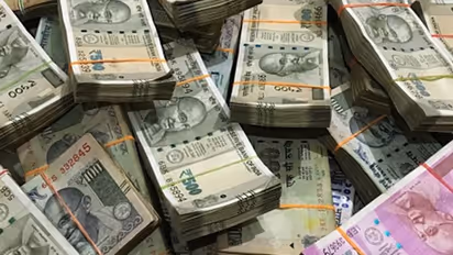 సిద్దిపేటలో అంజన్ రావు ఇంట్లో డబ్బులు సీజ్: కీలక వీడియోను విడుదల చేసిన పోలీసులు