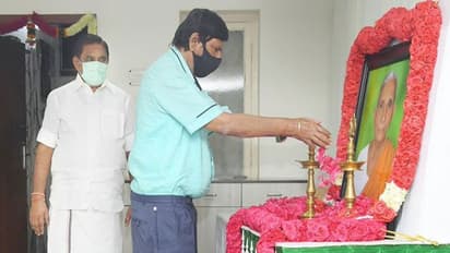 முதல்வர் தாயார் திருவுருவ படத்திற்கு அஞ்சலி செலுத்திய மத்திய அமைச்சருக்கு கொரோனா... அதிர்ச்சியில் எடப்பாடி..!