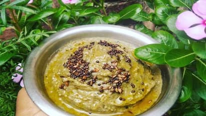 केले के छिलके से बनाएं इतनी टेस्टी चटनी, आगे से कभी भी कचरे में नहीं फेकेंगे छिलका