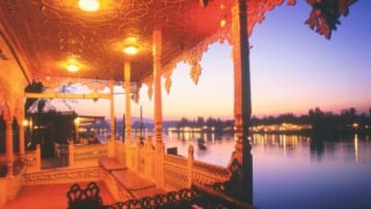 ভারতীয় নাগরিক হলেই জম্মু ও কাশ্মীরে জমি কেনার ছাড়পত্র কেন্দ্রের. আপনার স্বপ্নের বাড়ি হতে পরে ভূস্বর্গে