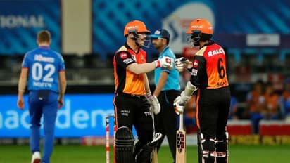 ওয়ার্নার ও ঋদ্ধির ঝোড়ো ইনিংস, দিল্লিকে ২২০ রানের বিশাল টার্গেট দিল হায়দরাবাদ