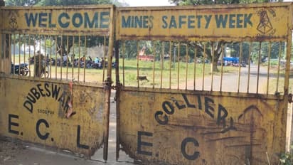 খনিতে কাজ করতে নেমে নিখোঁজ শ্রমিক, ইসিএলের বিরুদ্ধে বসার হুমকি গ্রামবাসীদের