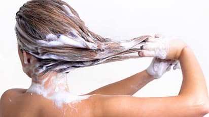 മുടിയുടെ ആരോഗ്യം ക്ഷയിക്കുന്നുവോ? സ്വയം പരിശോധിക്കാം ഈ അഞ്ച് കാര്യങ്ങള്‍...