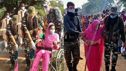 बिहार में कोरोना के बीच ऐसे हुआ पहले फेस का चुनाव, देखिए तस्वीरें