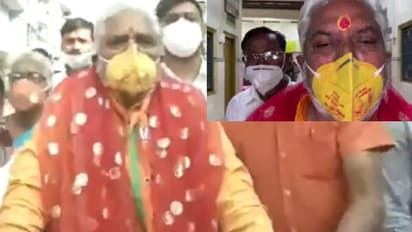 সাইকেলে করেই ভোট কেন্দ্রে বিহারের মন্ত্রী, উঠল নির্বাচনী বিধি লঙ্ঘনের অভিযোগ