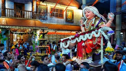 ಕಂಗೊಳಿಸಿದ ಶಾರದಾ ಮಾತೆ : ಪುಷ್ಕರಣಿಯಲ್ಲಿ ವಿಸರ್ಜಿಸಿ ಉತ್ಸವ ಸಂಪನ್ನ