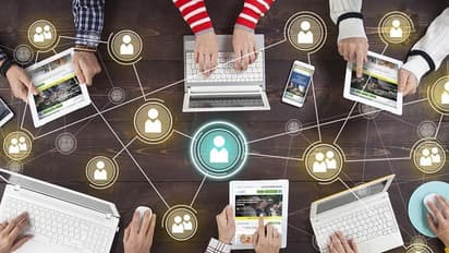 నేడు అంతర్జాతీయ ఇంటర్నెట్ దినోత్సవం.. కరోనా నివారణకు ప్రజాలకు ఎంతో ఉపయోగపడ్డ ఇంటర్నెట్..