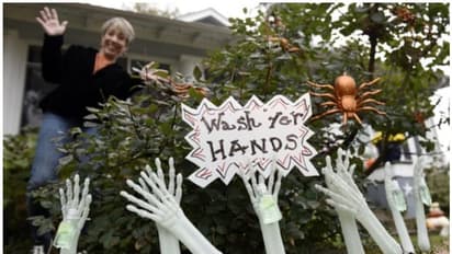 കൊവിഡിലും തെരഞ്ഞെടുപ്പിലും മുങ്ങി ഹാലോവീന്‍, കോസ്റ്റ്യൂമിലും അടിമുടി മാറ്റം!