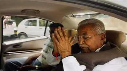 గుజరాత్ మాజీ ముఖ్యమంత్రి కేశుభాయ్ పటేల్ కన్నుమూత