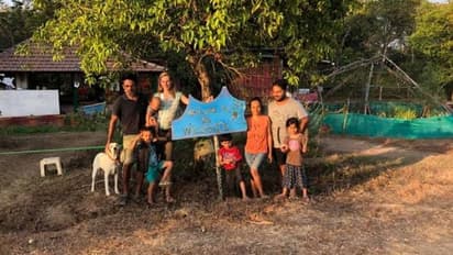 കാടിനകത്ത് വ്യത്യസ്‍തമായ ജീവിതം നയിച്ച് ഒരു കുടുംബം!