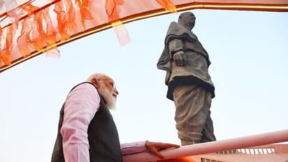 PM Modi flags off Rashtriya Ekta Diwas parade from Statue of Unity
