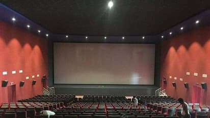 സിനിമാ തിയേറ്ററുകൾ തുറക്കാൻ സർക്കാർ അനുമതി നൽകണം; മുഖ്യമന്ത്രിക്ക് ഫിലിം ചേംബറിന്റെ കത്ത്