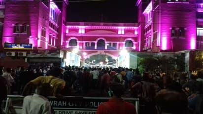 স্পেশাল ট্রেনে উঠতে বাধা, সাধারণ যাত্রীদের সঙ্গে জিআরপি-র সংঘর্ষে রণক্ষেত্র হাওড়া স্টেশন