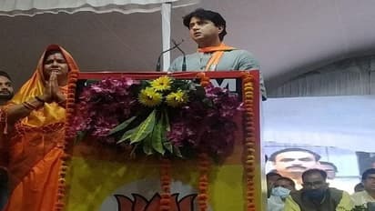 यह क्या बोल गए सिंधिया- बीजेपी के बजाय कांग्रेस के लिए मांगी वोट, पढ़िए कैसे 'मिस्टेक' कर गए महाराज