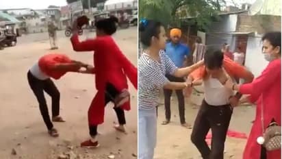 ಕಿತಾಪತಿ ಮಾಡಿದ 'ಕೈ' ಮುಖಂಡನಿಗೆ ಮಹಿಳೆಯರಿಂದ ಚಪ್ಪಲಿ ಸೇವೆ! ವಿಡಿಯೋ