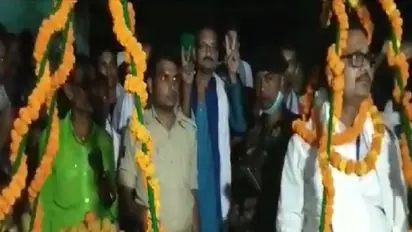 वोट मांगने पहुंचे प्रत्याशी को गांववालों ने 75 किलो लड्डुओं से तौला, जानिए, क्या है पूरा मामला