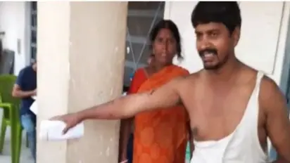 बिहार में लालटेन छाप पर वोट न देने पर की पिटाई, जानिए-मतदान के दौरान कहां-कहां हुए बवाल