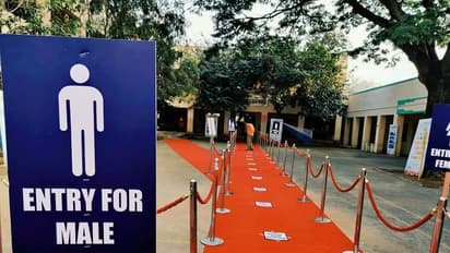 ಬೈ ಎಲೆಕ್ಷನ್: ಮತದಾರ ಪ್ರಭುಗಳಿಗೆ ಮತದಾನ ಮಾಡಲು ರೆಡ್ ಕಾರ್ಪೆಟ್ ಸ್ವಾಗತ..!