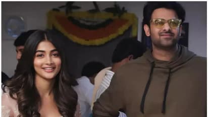 'ഹൈദരാബാദില് വെച്ച് കാണാം പ്രഭാസ്', ഇറ്റലിയില് നിന്ന് തിരിച്ചുപറന്ന് പൂജ ഹെഗ്ഡെ