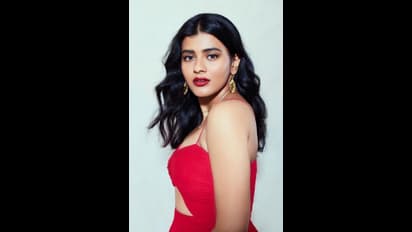 హెబ్బా పటేల్ లేటెస్ట్ ఫొటో షూట్.. మొత్తం మారిపోయిందిగా