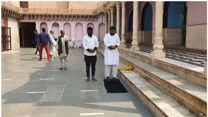 ക്ഷേത്രത്തിനുള്ളില് കയറി നമസ്കരിച്ചതായി ആരോപണം; നാലുപേര്ക്കെതിരെ കേസ്