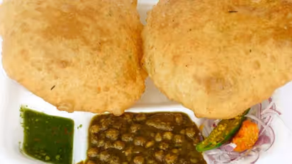 Punjabi Bhature : பஞ்சு போல் இருக்கும் பஞ்சாபி ஸ்பெஷல் பட்டூரே! 