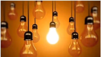 സമ്പൂര്ണ വൈദ്യുതീകരണ ജില്ല; 5 വർഷത്തിനിടെ കോഴിക്കോട് നൽകിയത് 1,34,663 പുതിയ കണക്ഷനുകള്