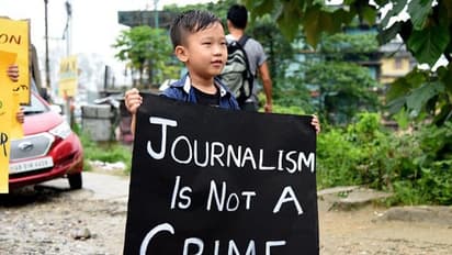 কেন বারবার বিপন্ন হচ্ছে ফ্রিডম অফ প্রেসের ভাবনা, কী বলছে সাংবাদিককূল