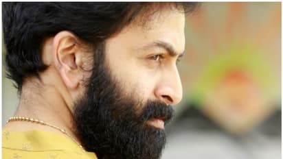 'മകന് ആശംസ നേരാമോയെന്ന് ആരാധകൻ?', മാതാപിതാക്കള്ക്ക് അഭിമാനമായി മാറട്ടേ ആദിയെന്ന് പൃഥ്വിരാജ്!