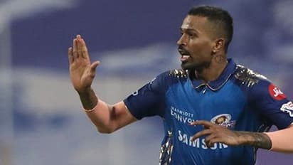 ഐപിഎല്ലില് പാണ്ഡ്യ പന്തെറിയാതിരുന്നത് ഇക്കാരണത്താല്; വെളിപ്പെടുത്തിയത് രോഹിത് ശര്മ്മ