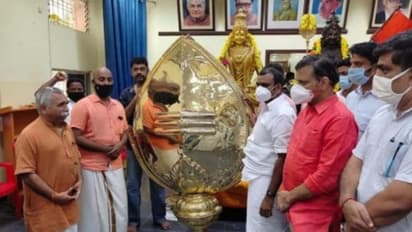 பக்தர்கள் எதிர்ப்பு.. ஃபேஸ்புக்கில் முருகனின் கருவறைப்படம்.. நீக்கியது பாஜக..! கம்யூனிஸ்ட் முதல்வரிடம் புகார்.