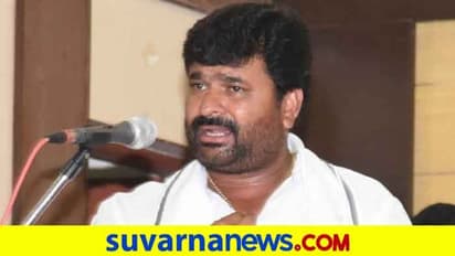 ಕಲಘಟಗಿ: ಮಾಜಿ ಸಚಿವ ವಿನಯ್ ಕುಲಕರ್ಣಿ ಬಂಧನ ಖಂಡಿಸಿ ಪ್ರತಿಭಟನೆ