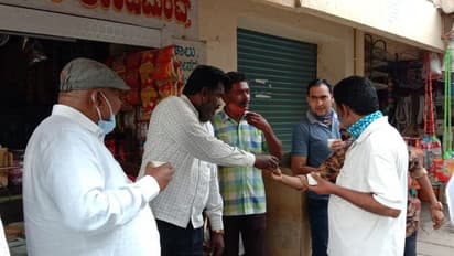 ರಸ್ತೆ ಬದಿ ಟೀ ಸೇವಿಸಿದ ಮುಖಂಡ : ಇದು ಸಮಸ್ಯೆ ಅರಿವ ವೇದಿಕೆ ಎಂದ ನಾಯಕ