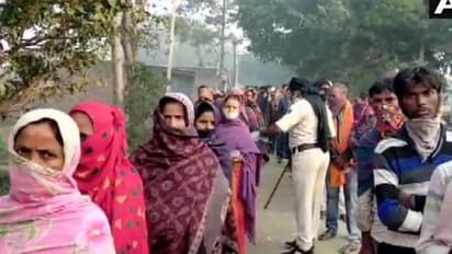 তৃতীয় দফার ভোটে ফ্যাক্টর হয়ে দাঁড়াচ্ছে করোনাভাইরাস, মহামারি চ্যালেঞ্জ প্রশাসনের