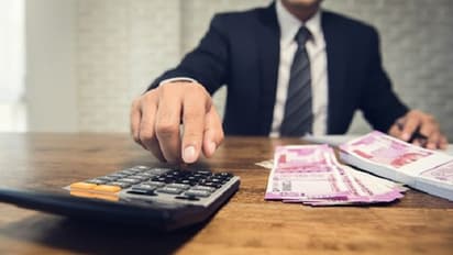 30-കളിലേക്ക് കടന്നോ? ഈ സാമ്പത്തിക കാര്യങ്ങൾ ശ്രദ്ധിക്കൂ സമ്പത്ത് സുരക്ഷിതമാക്കാം